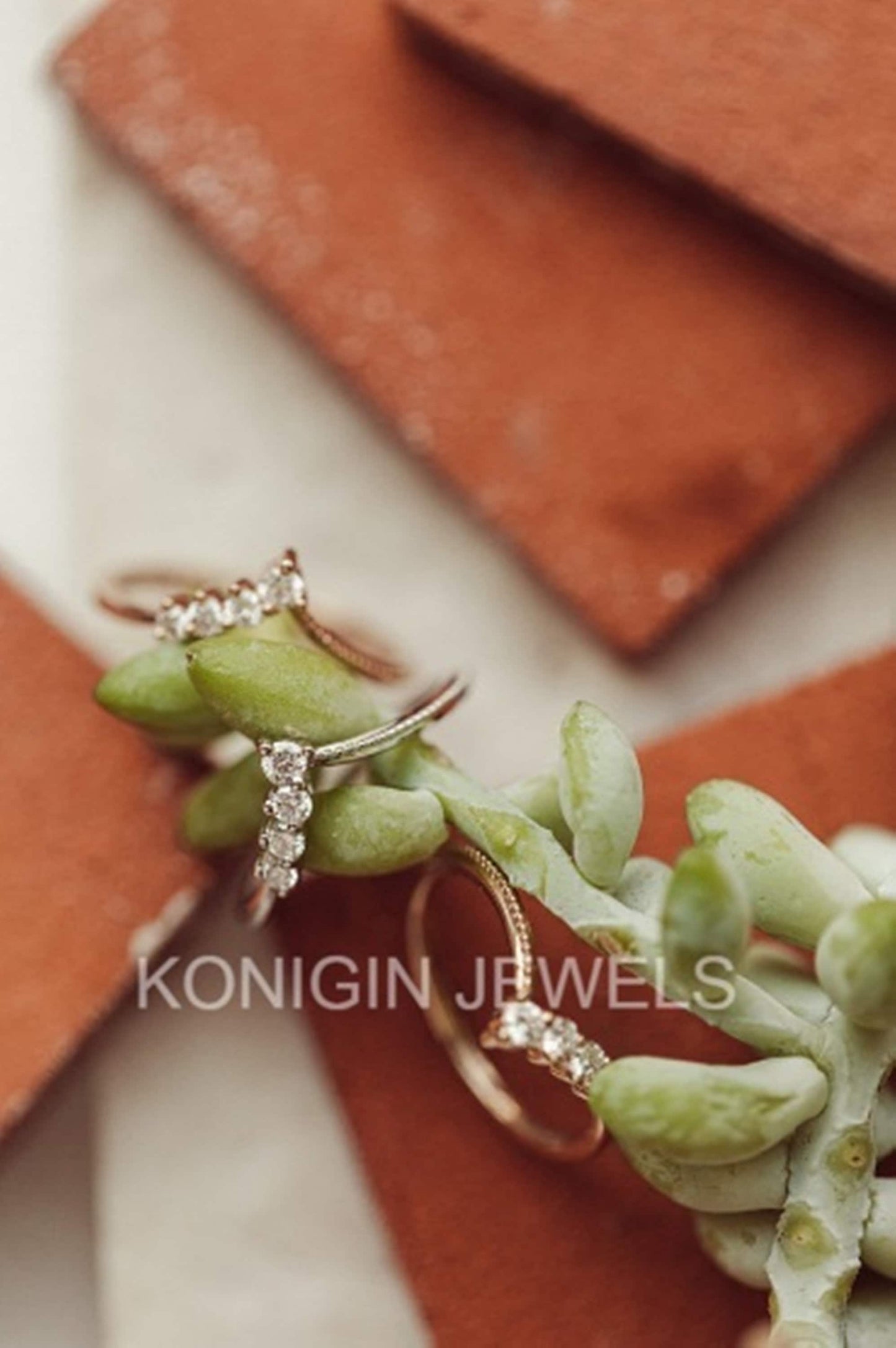 0.28CT Round Shape Colorless Moissanite Diamond Gold V Shape Band