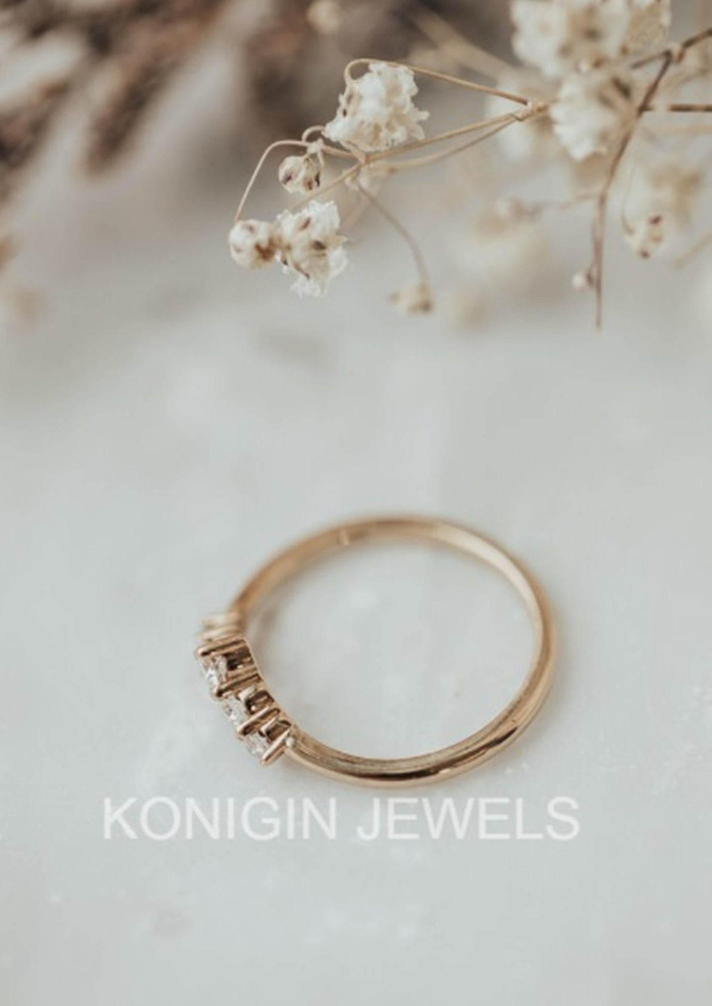 0.30CT Round Shape Colorless Moissanite Diamond V Tracer Gold Band