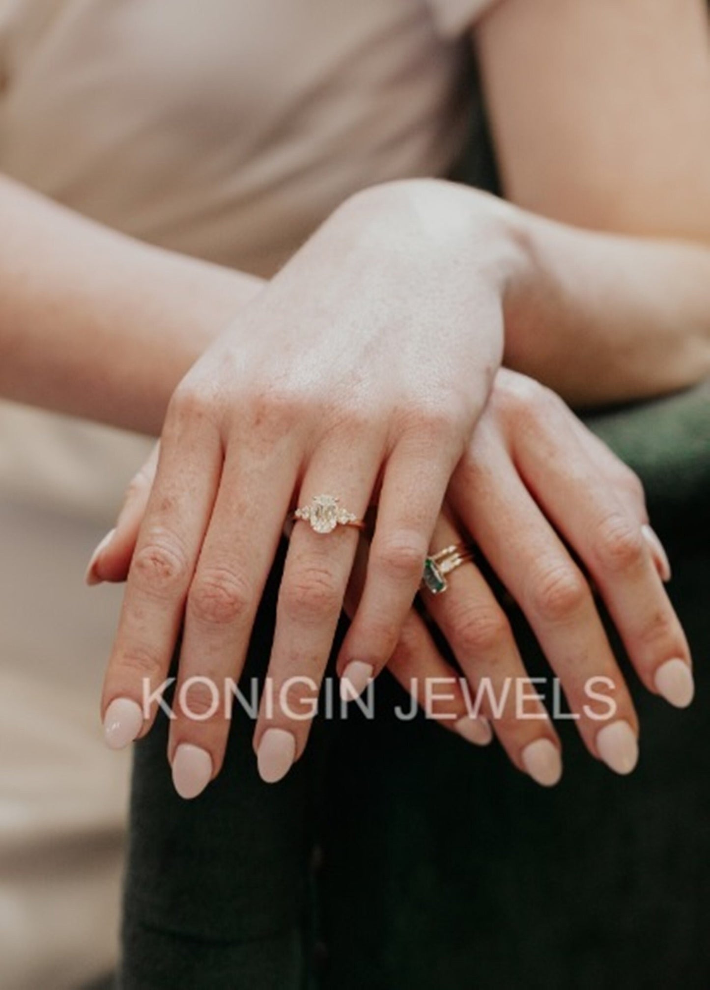 1CT Cushion Shape Colorless Moissanite Diamond Gold Engagement Ring