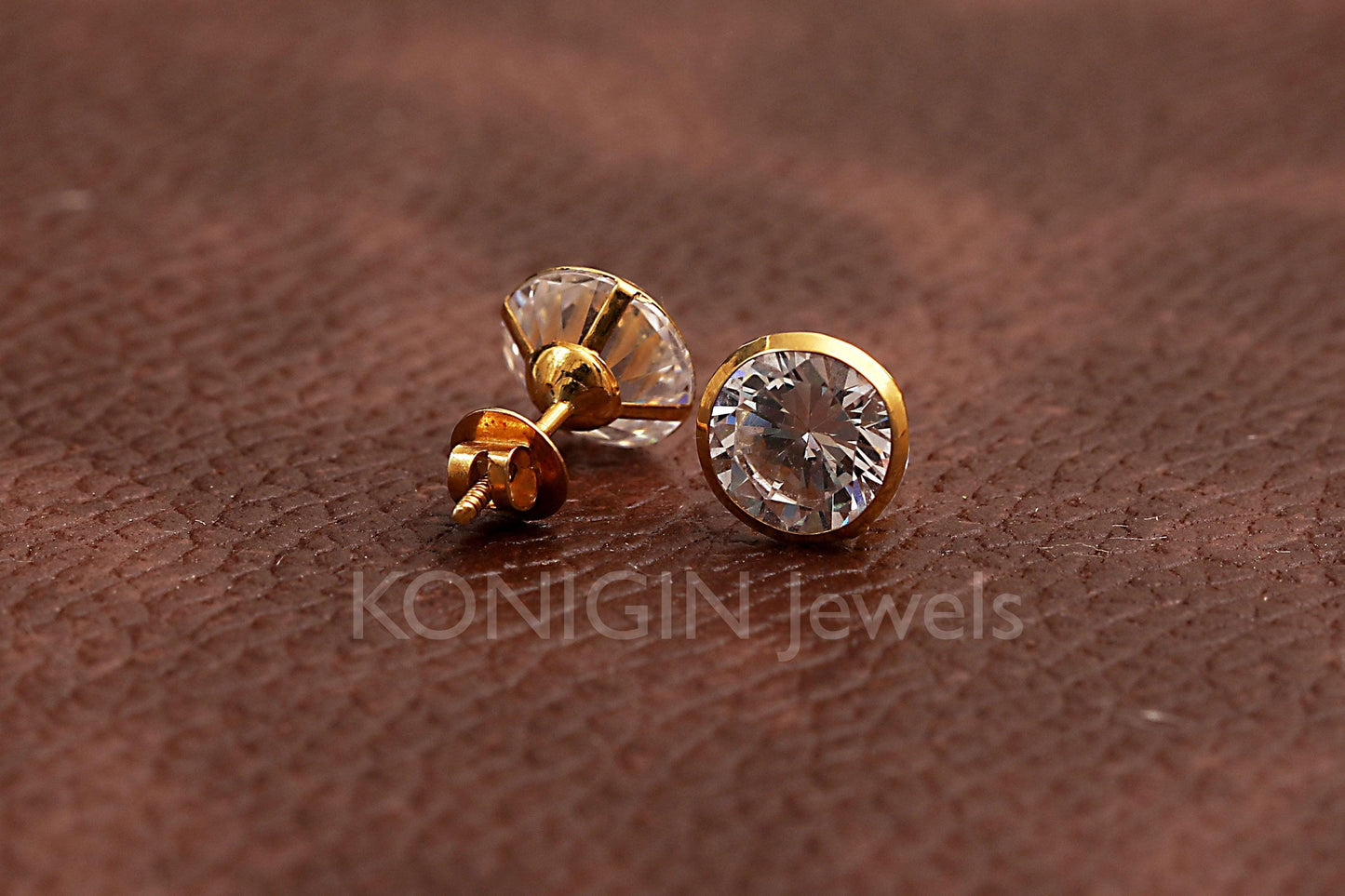 0.75CT Round Shape Colorless Moissanite Diamond Gold Earring For Her