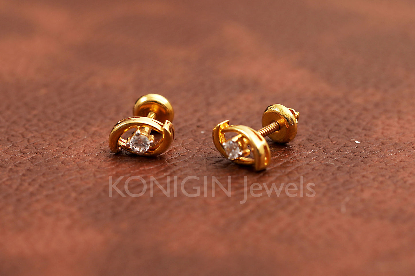 4.50mm Round Shape Colorless Moissanite Diamond Gold Earring For Women