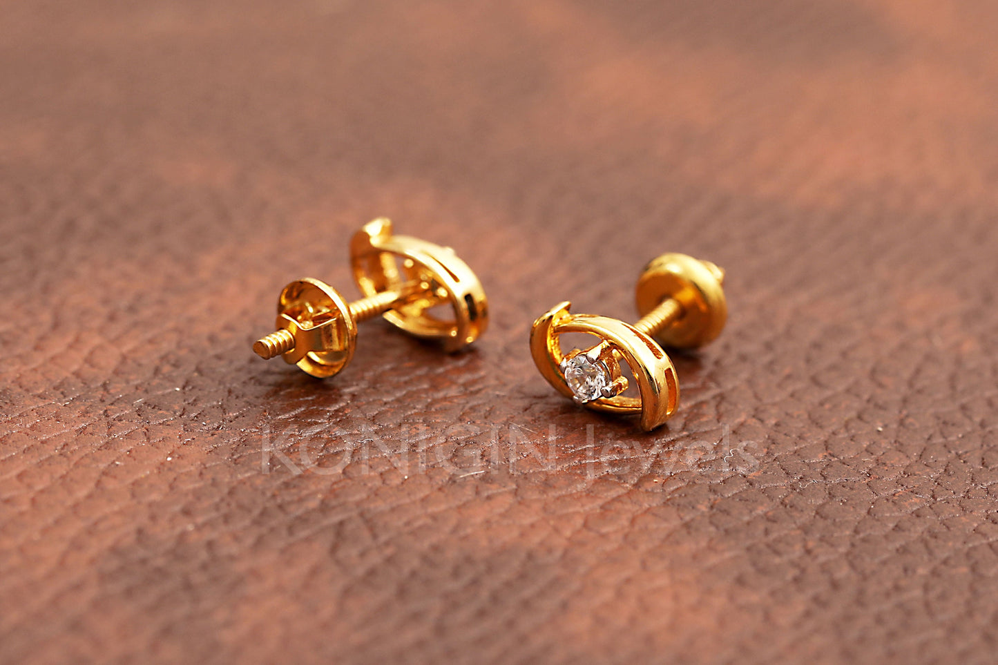 4.50mm Round Shape Colorless Moissanite Diamond Gold Earring For Women