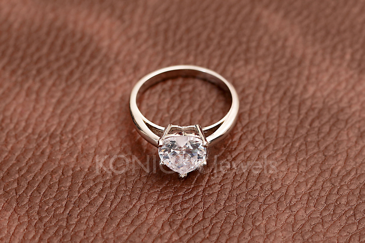 8mm Heart Shape Moissanite Diamond Proposal Ring For Her