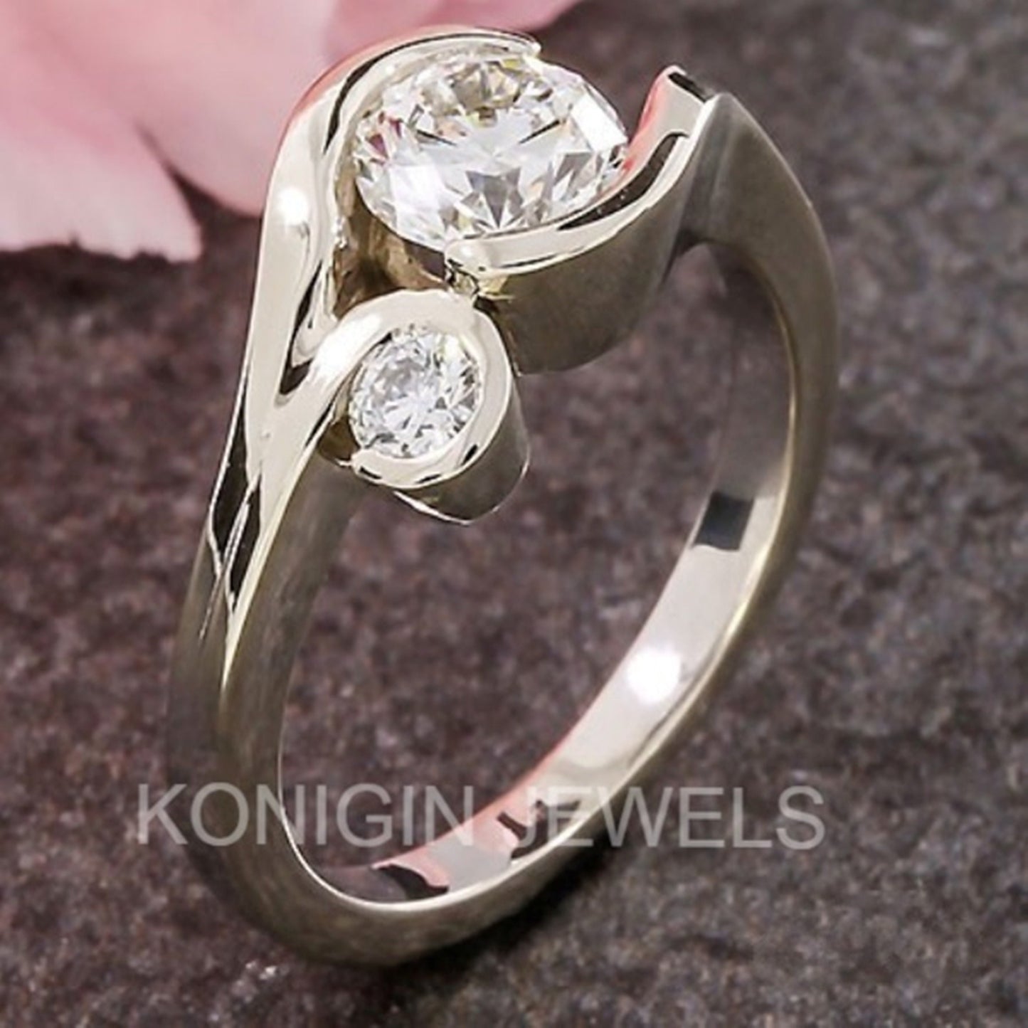 5.75mm Round Shape Colorless Moissanite Diamond Gold Ring For Women For Her