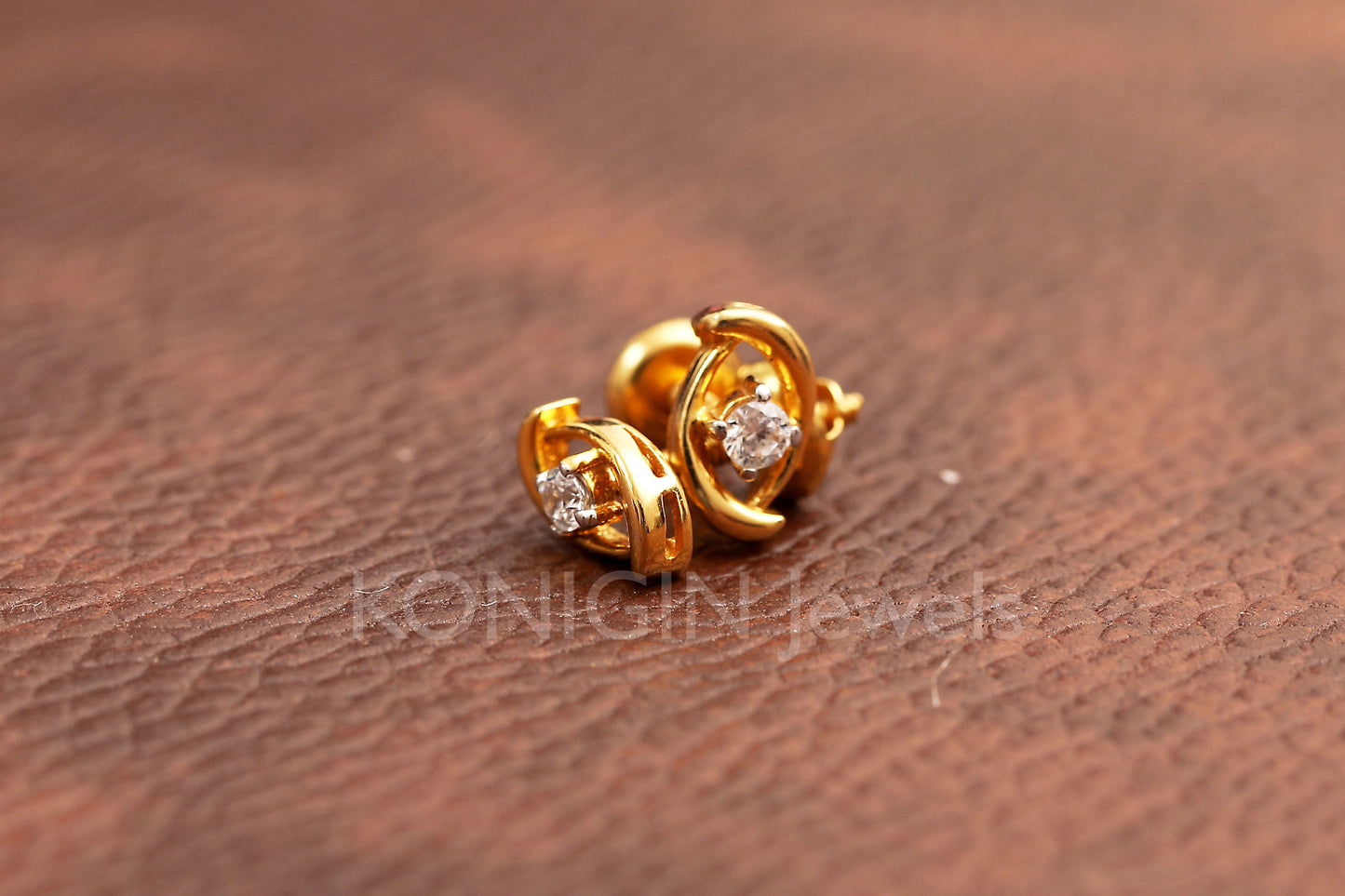 4.50mm Round Shape Colorless Moissanite Diamond Gold Earring For Women