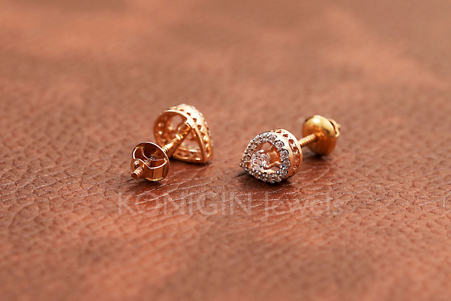 6mm Pear Shape Colorless Moissanite Diamond Gold Earring For Women