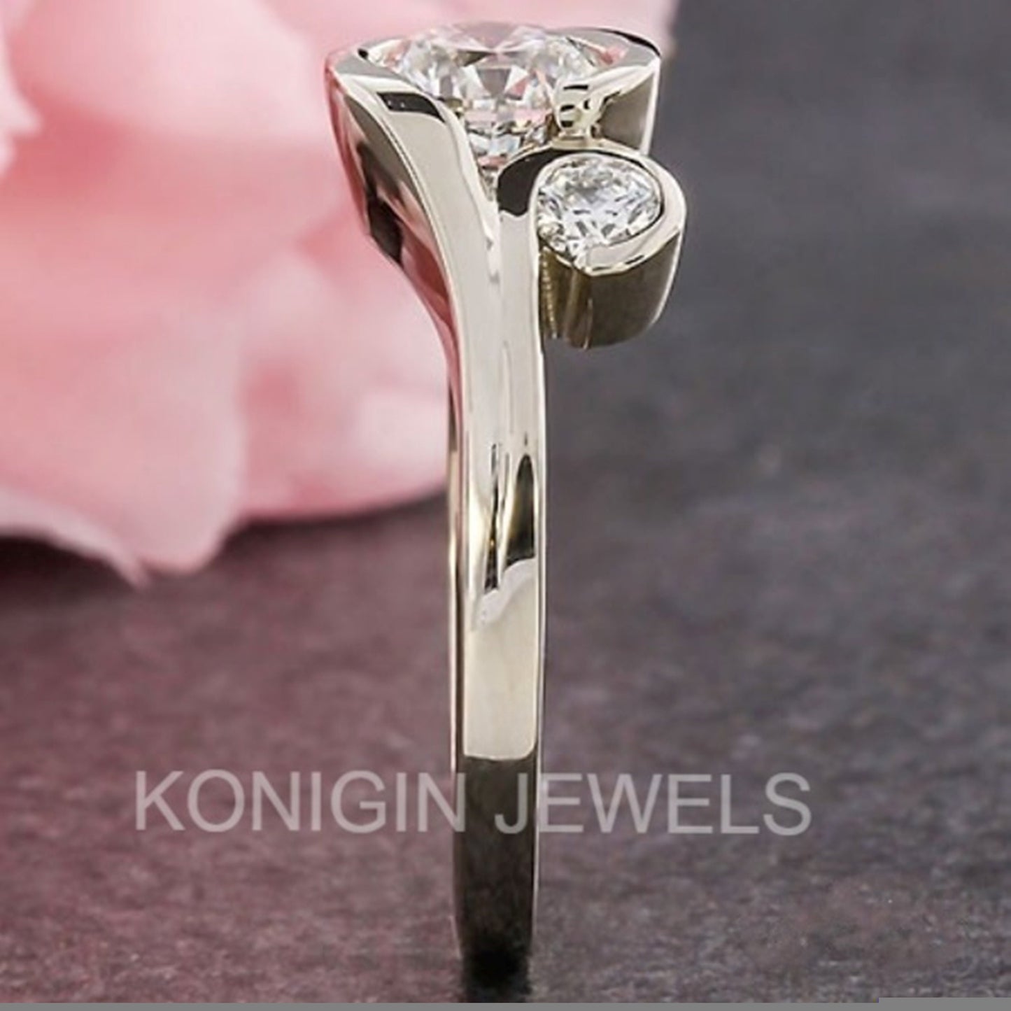 5.75mm Round Shape Colorless Moissanite Diamond Gold Ring For Women For Her