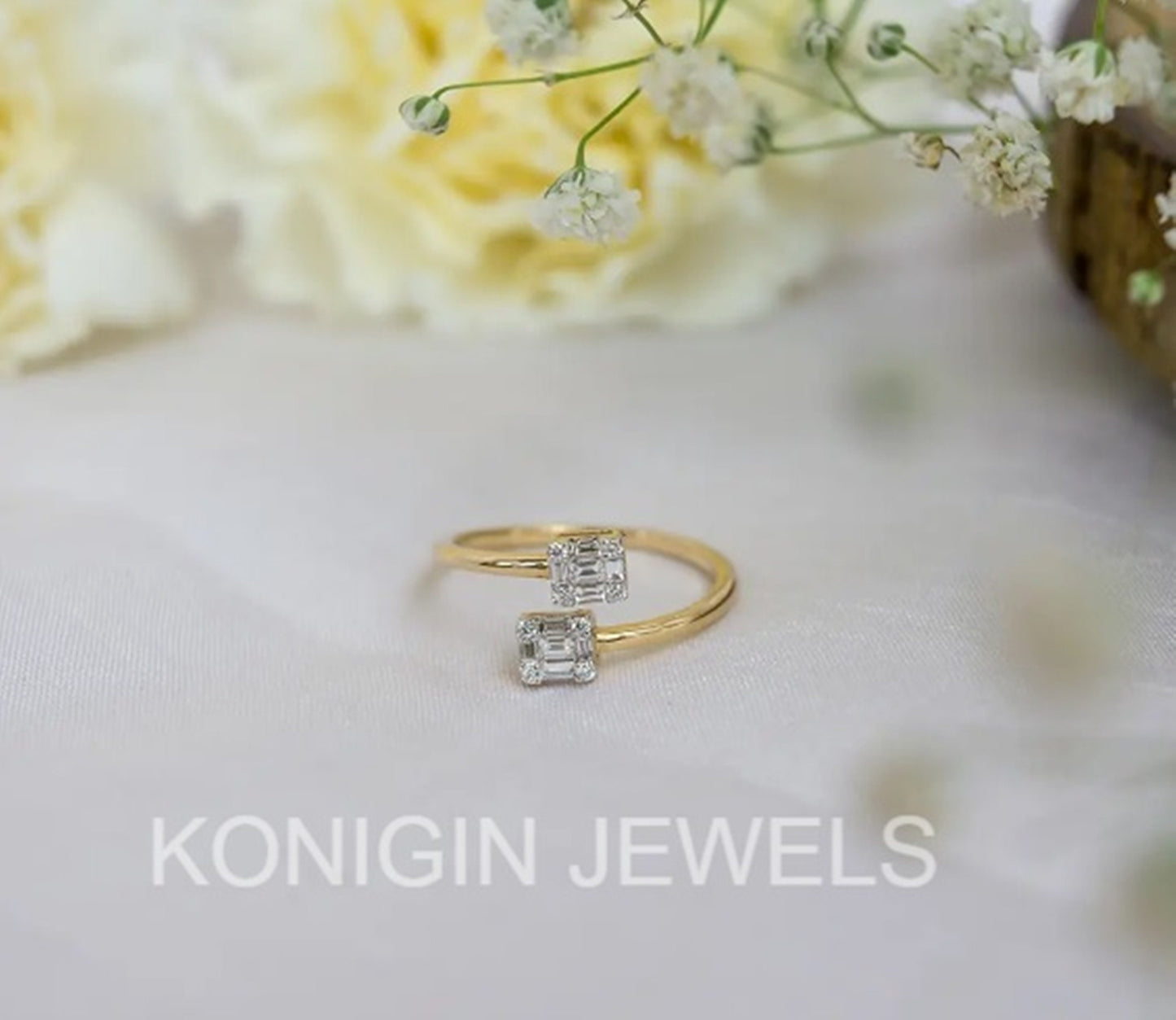 1CT Emerald Shape Colorless Moissanite Diamond Gold RIng For Women