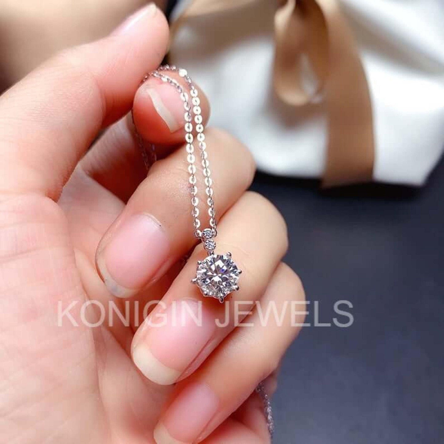 8mm Round Shape Colorless Moissanite Diamond Gold Pendant For Her