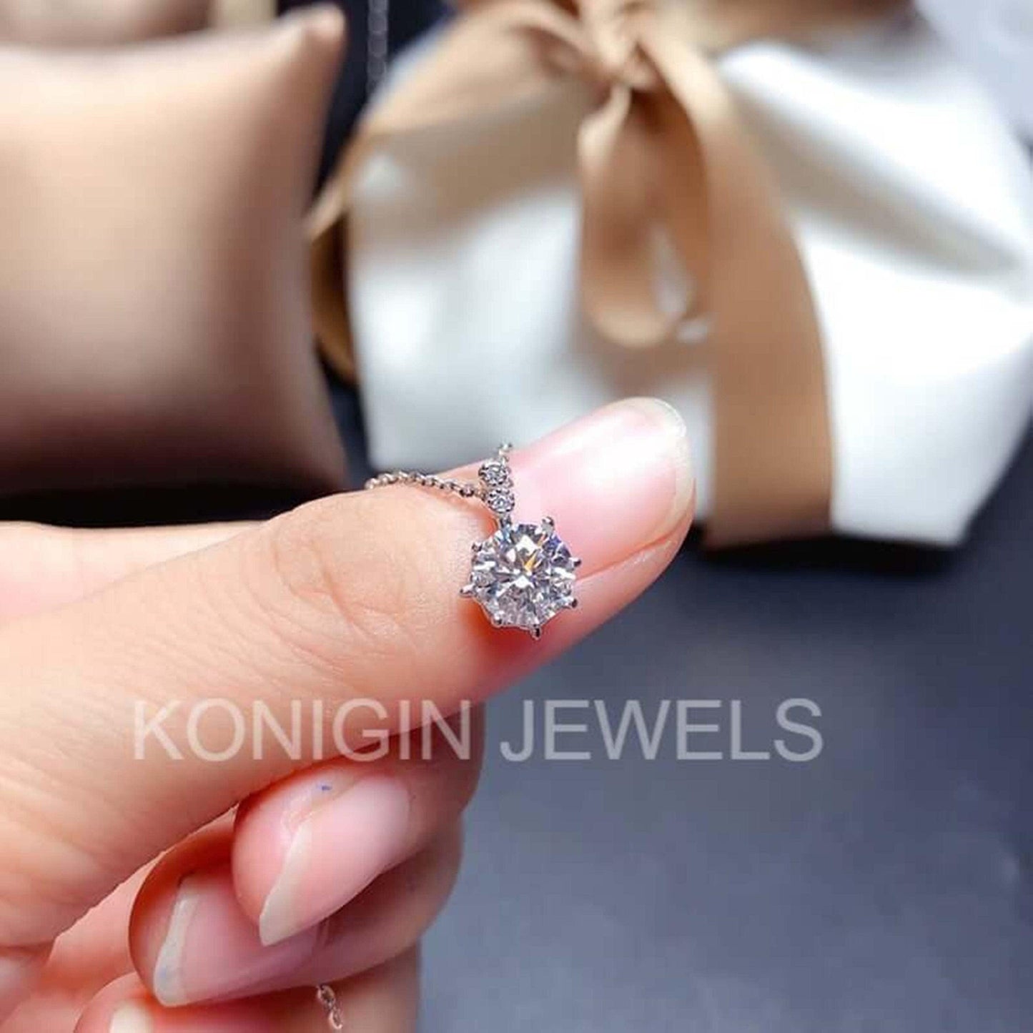 8mm Round Shape Colorless Moissanite Diamond Gold Pendant For Her